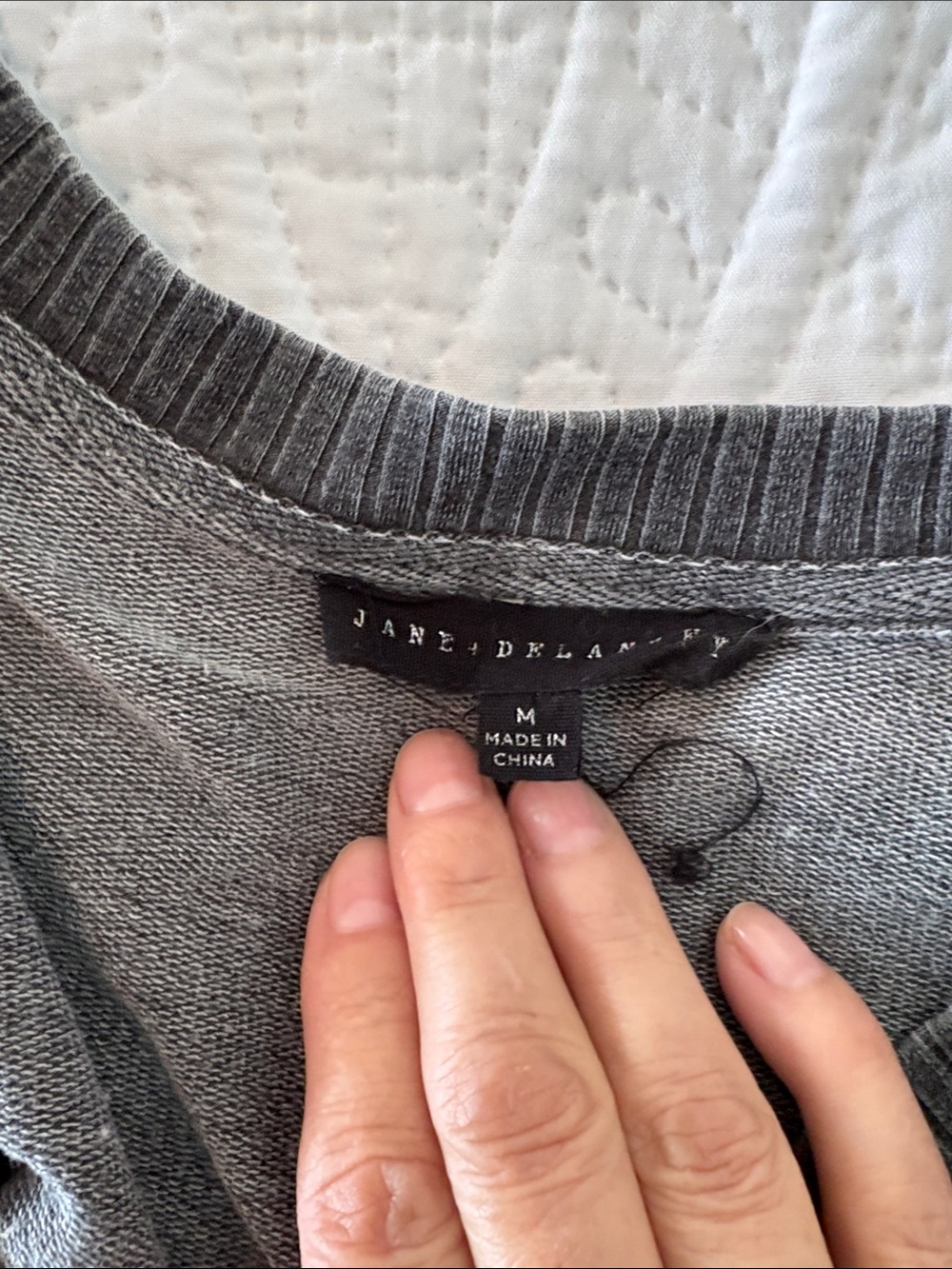 Washed Gray V-Neck 3/4 Sleeve Pullover Top - Picture 6 of 6